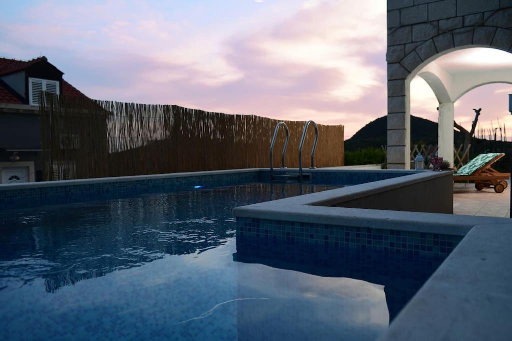 Wave N' Sea Apartment With A Private Pool Дубровник Экстерьер фото